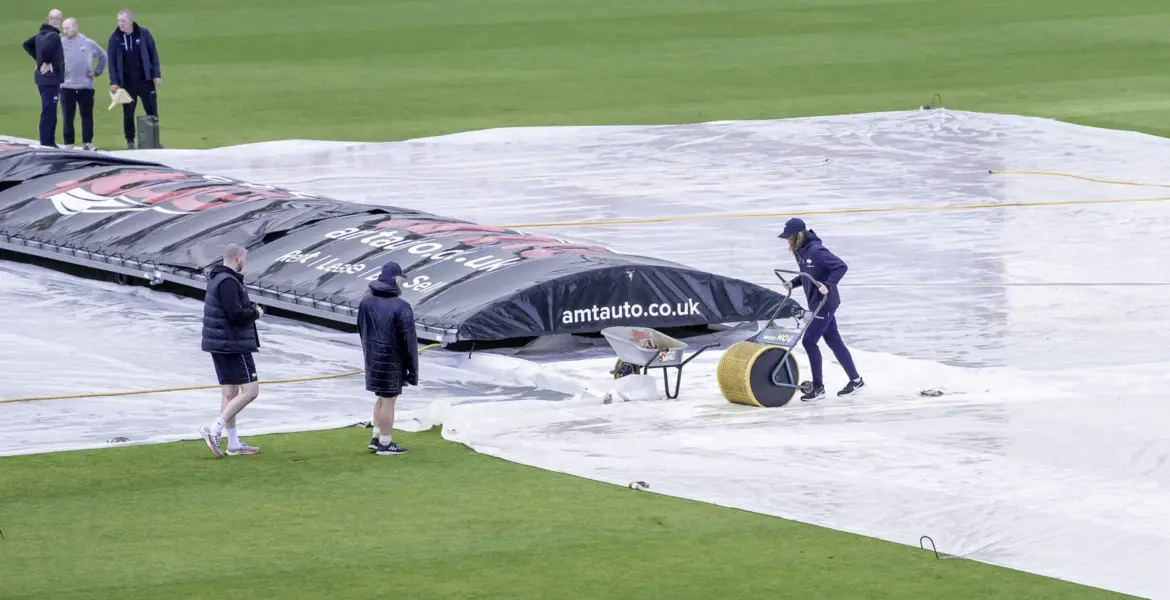 England vs Pakistan: Harry Brook, Joe Root, Jordan Cox make runs in Headingley gloom