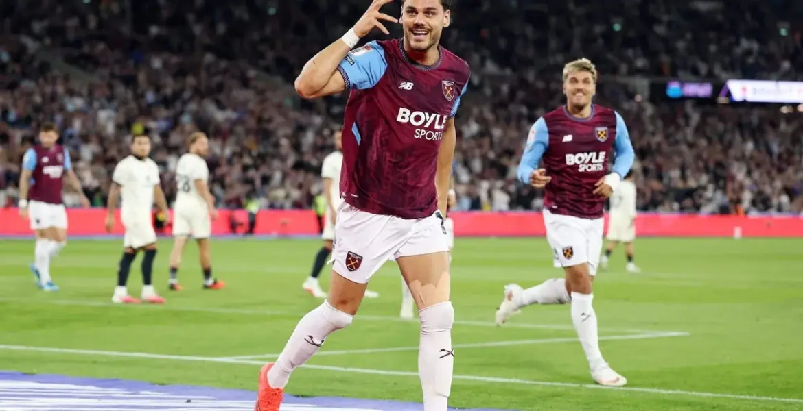 Championship: West Ham 6-0 Wrexham - Hammers go top with statement win